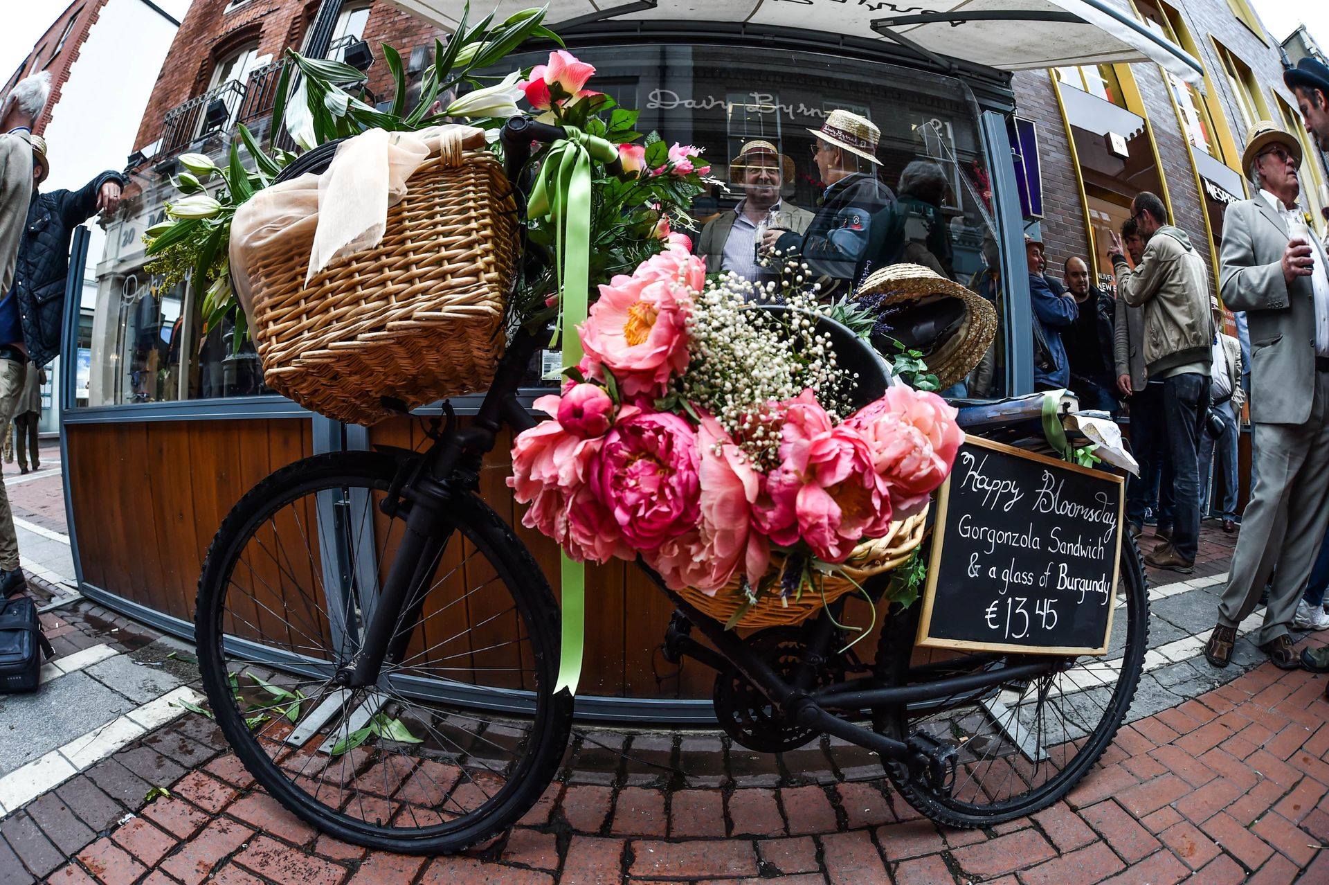 Bloomsday Festival Dublin flowers - Travel Inspires